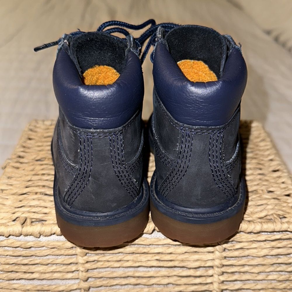 Timberland US7/EU 23.5 Classic Primaloft 200 gram Boot Toddler Navy Leather - Picture 8 of 16